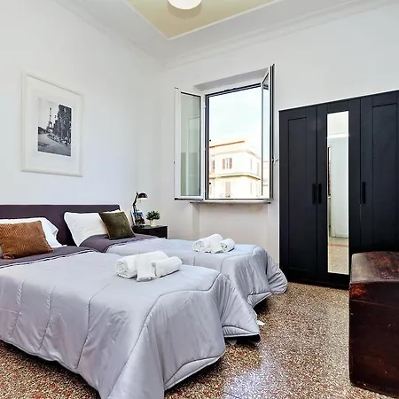Appartement Piazza Capponi Rome