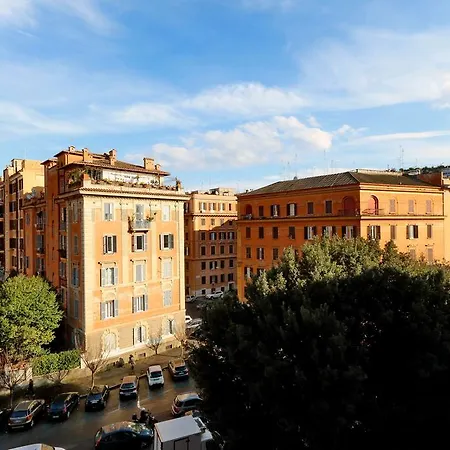 Piazza Capponi * Rome