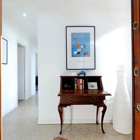 Piazza Capponi Apartment *