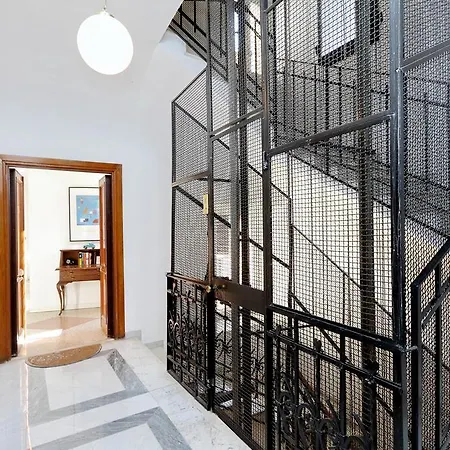 Piazza Capponi * Roma