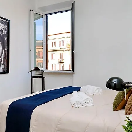 Piazza Capponi * Roma